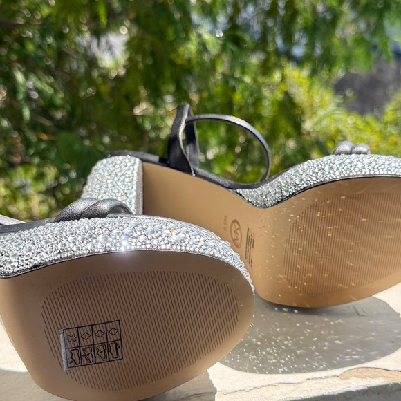 Michael Kors Genuine Leather Embellished Heels, Platform Heels, Size 9.5 - Picture 2 of 2